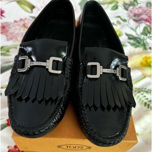 Tod’s Gommino patent leather loafers with fringe size 38.5.